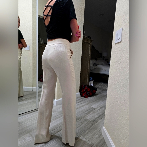 TORY BURCH (off white shade) linen light flare mid rize pants. Size 4. U… - Picture 2 of 8